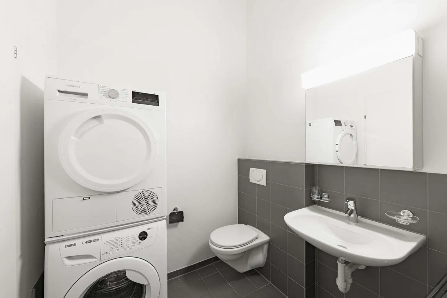 Appartement en attique lumineux de 4,5 pièces avec grande terrasse - Photo 8 sur 10