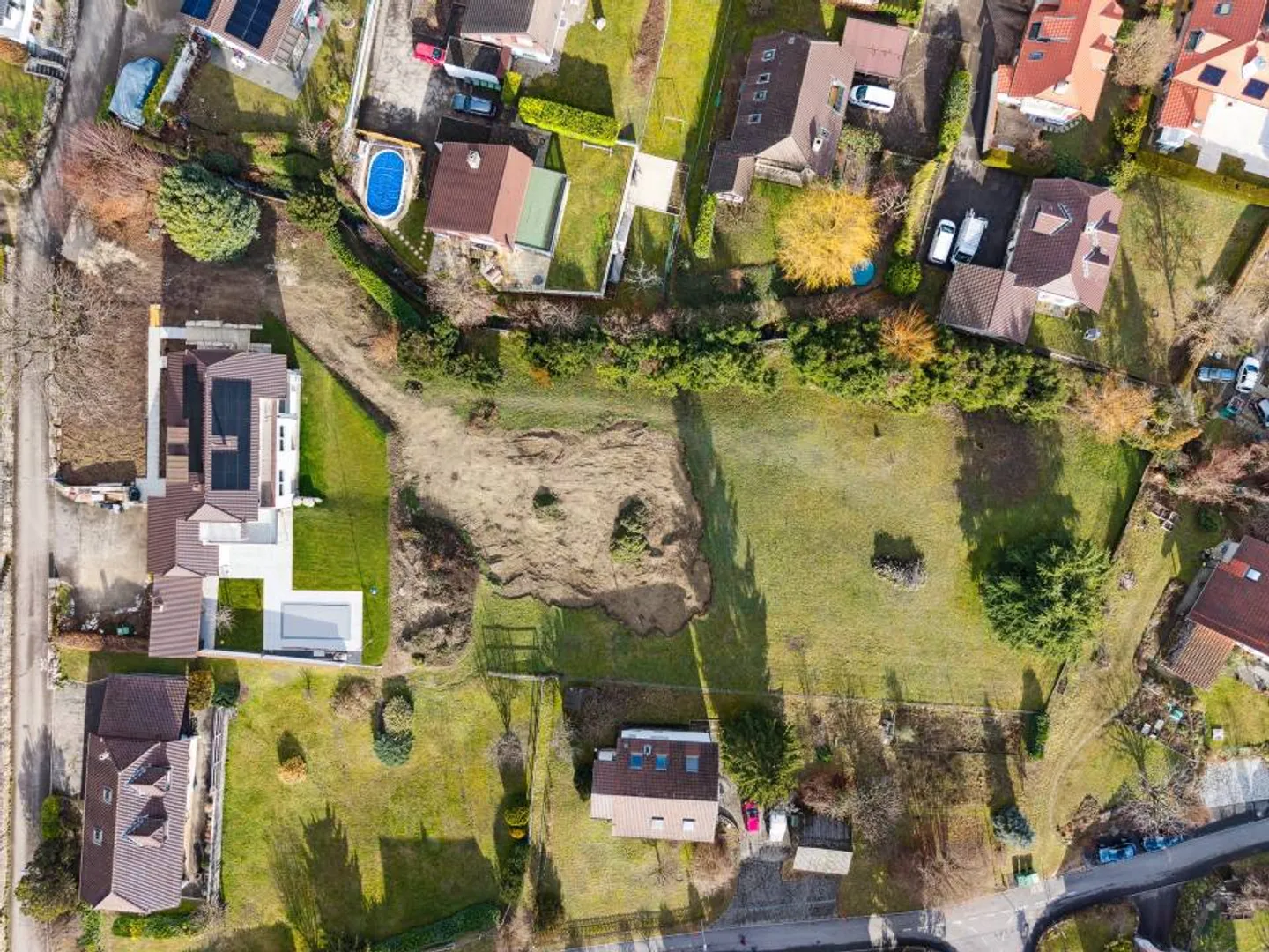 Baugrundstück von ~775 m² mit anpassbarem Bauprojekt - Foto 2 von 5
