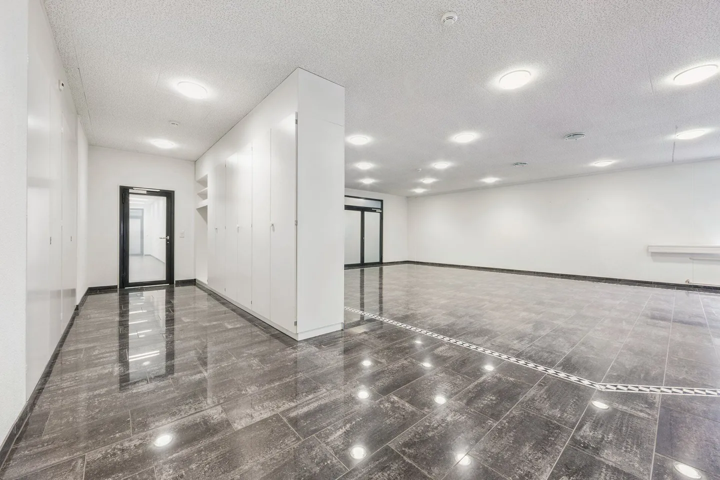 Modernes Büro in Dättwil - Foto 1 von 18