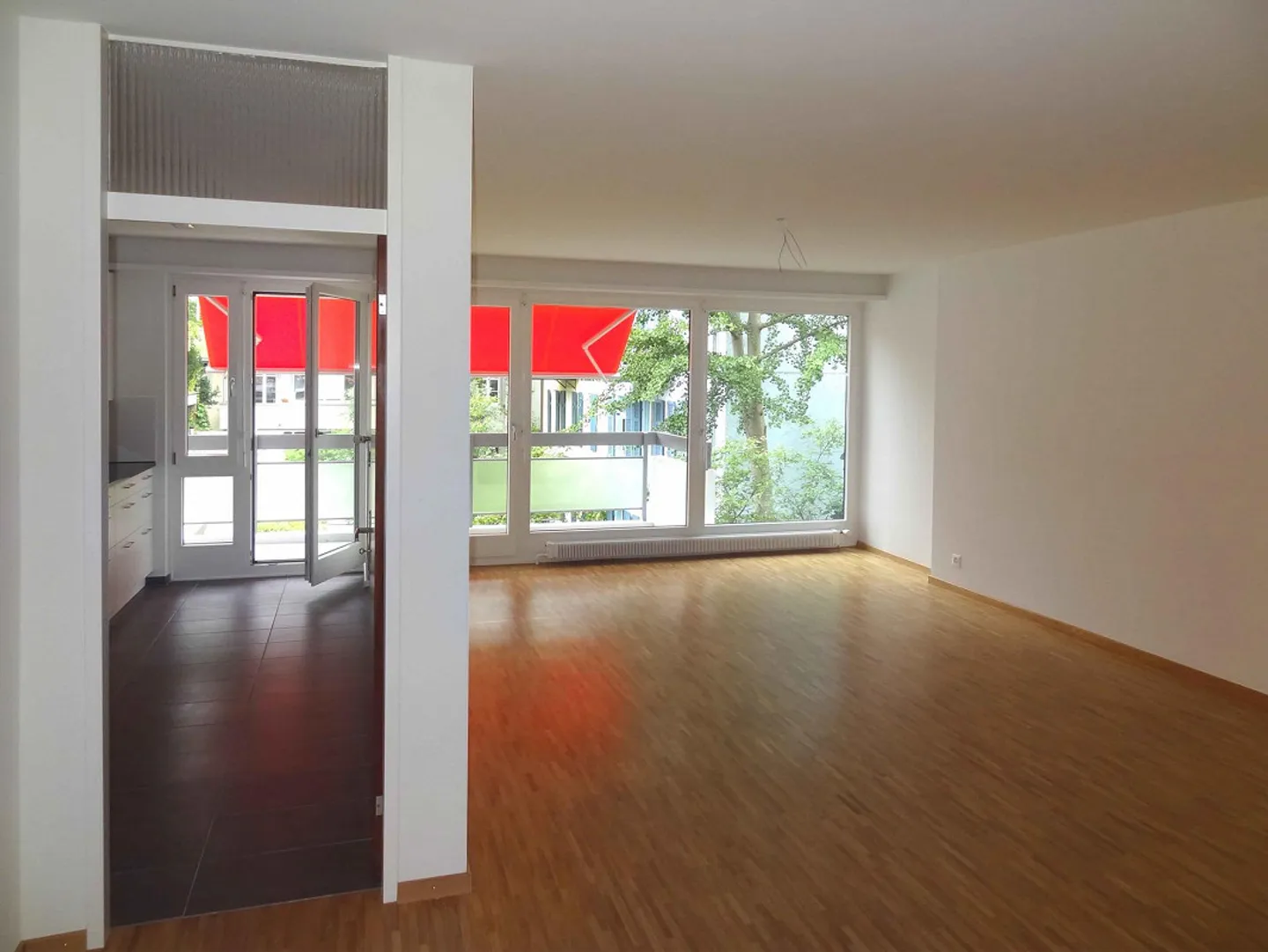 Schön und zentral gelegene 4.5 Zimmer Wohnung - Foto 2 von 15