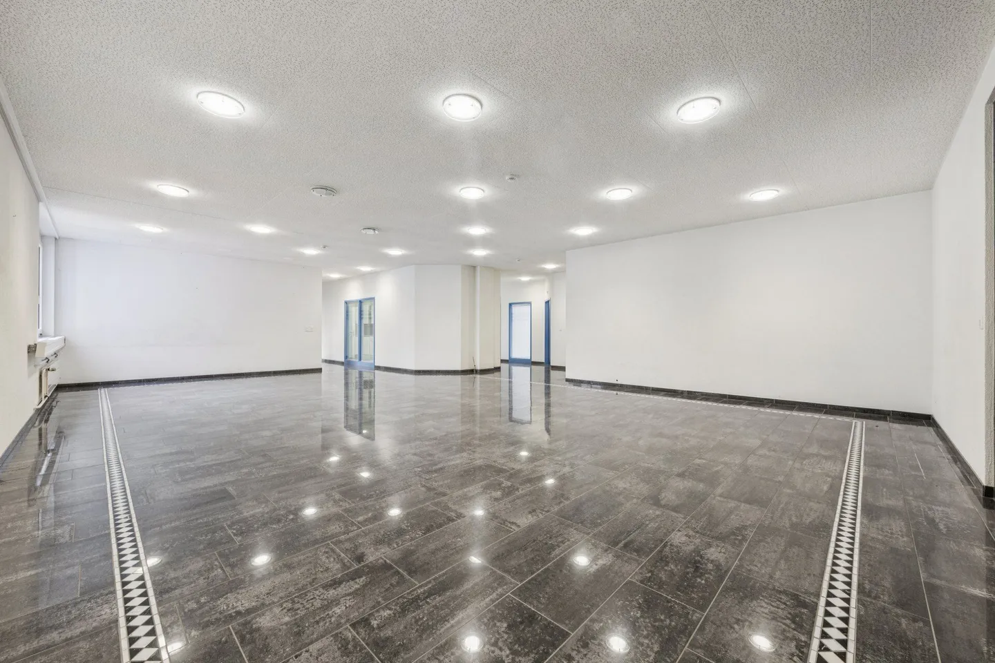 Modernes Büro in Dättwil - Foto 3 von 18