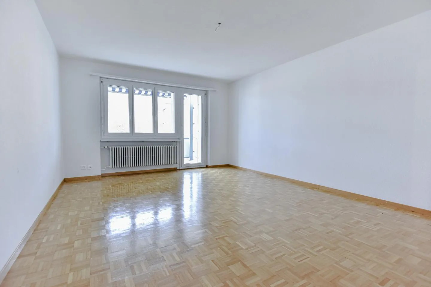 Helle Wohnung mit Balkon - Foto 4 von 13