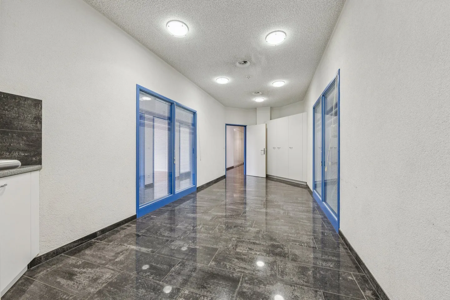 Modernes Büro in Dättwil - Foto 9 von 18