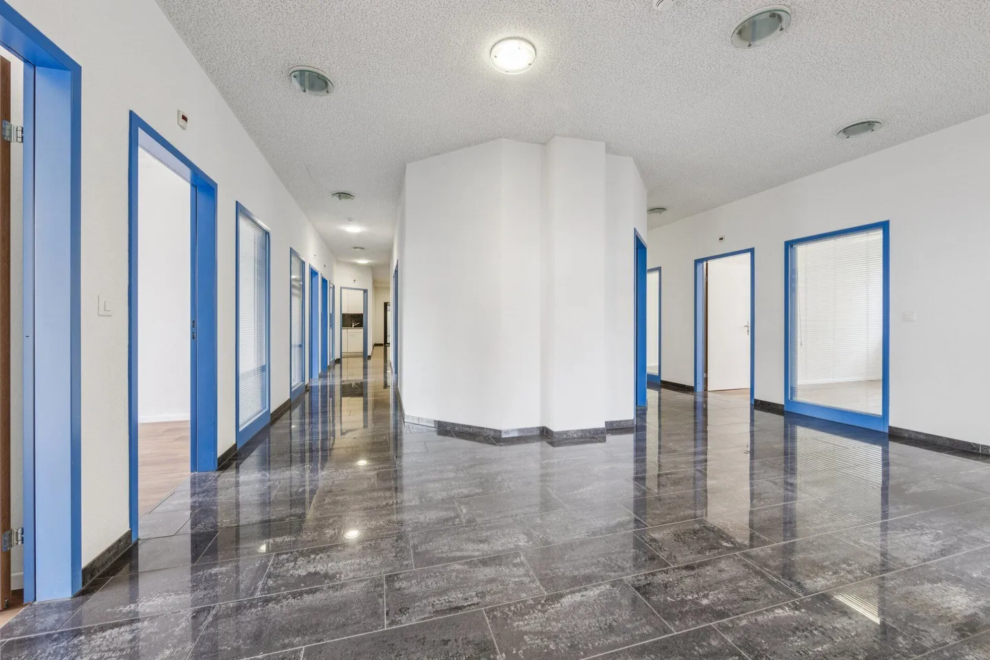 Modernes Büro in Dättwil - Foto 5 von 18