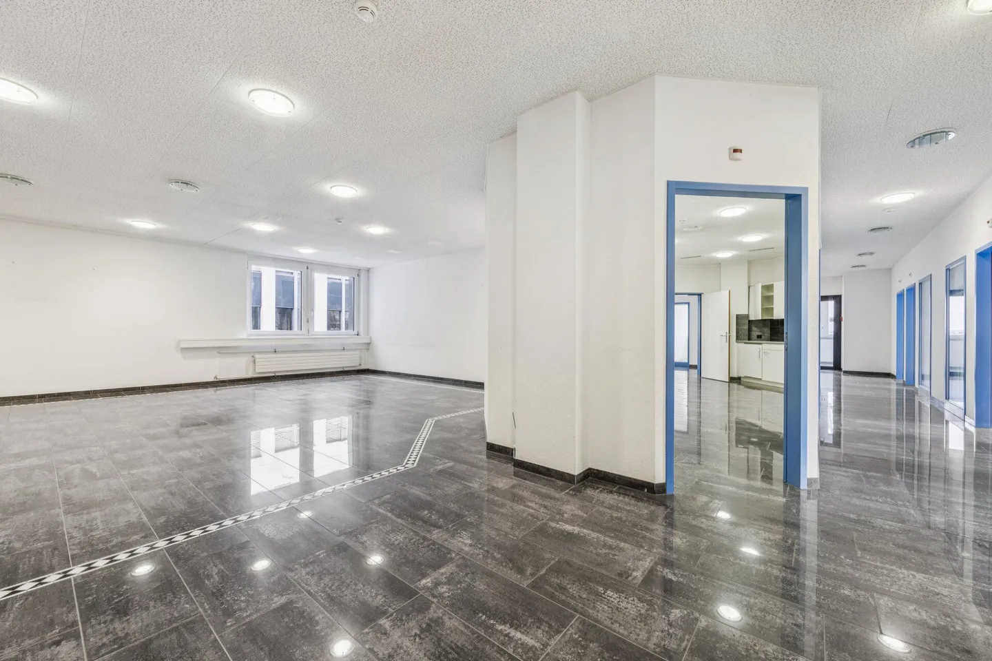 Modernes Büro in Dättwil - Foto 10 von 18