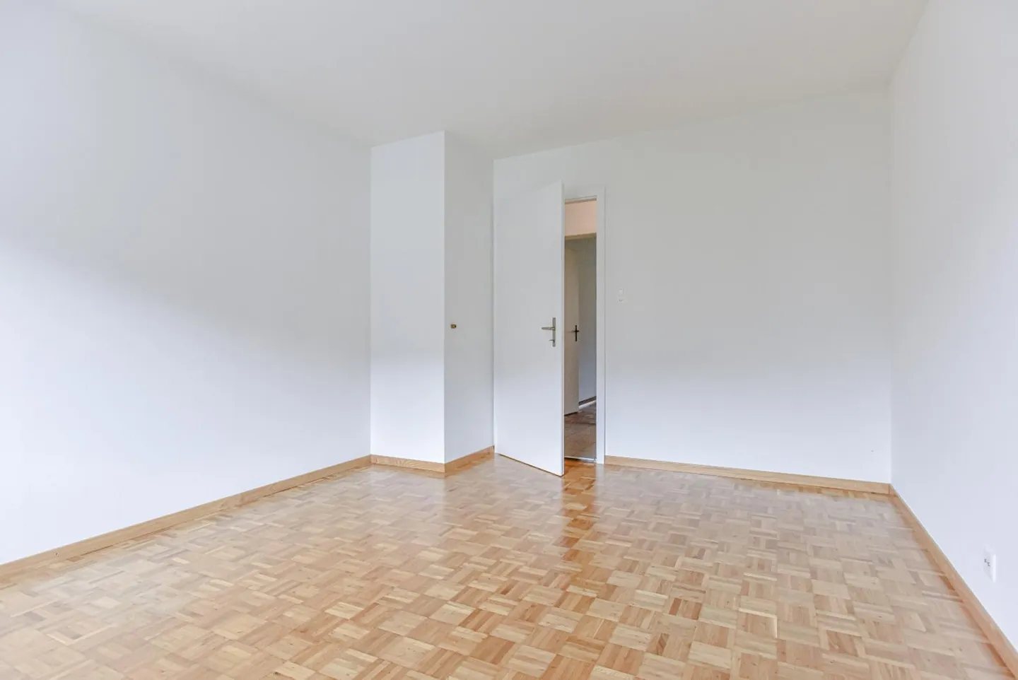 Helle Wohnung mit Balkon - Foto 9 von 13
