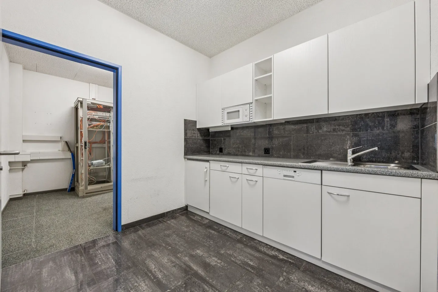 Modernes Büro in Dättwil - Foto 15 von 18