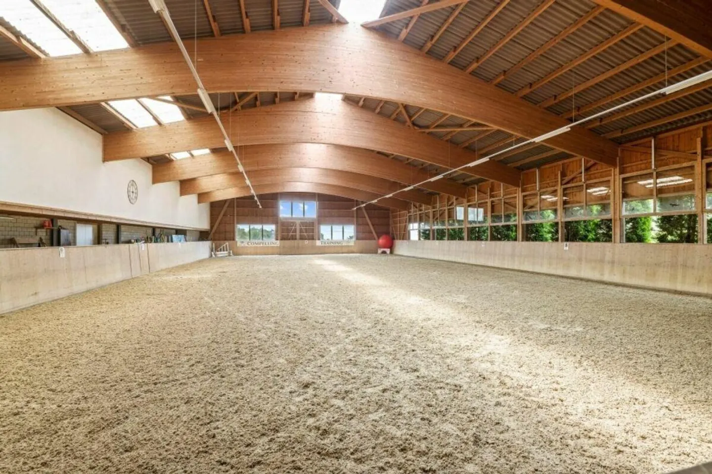 Einzigartige Reitsportimmobilie und Seminare mit Pferden - Foto 1 di 18
