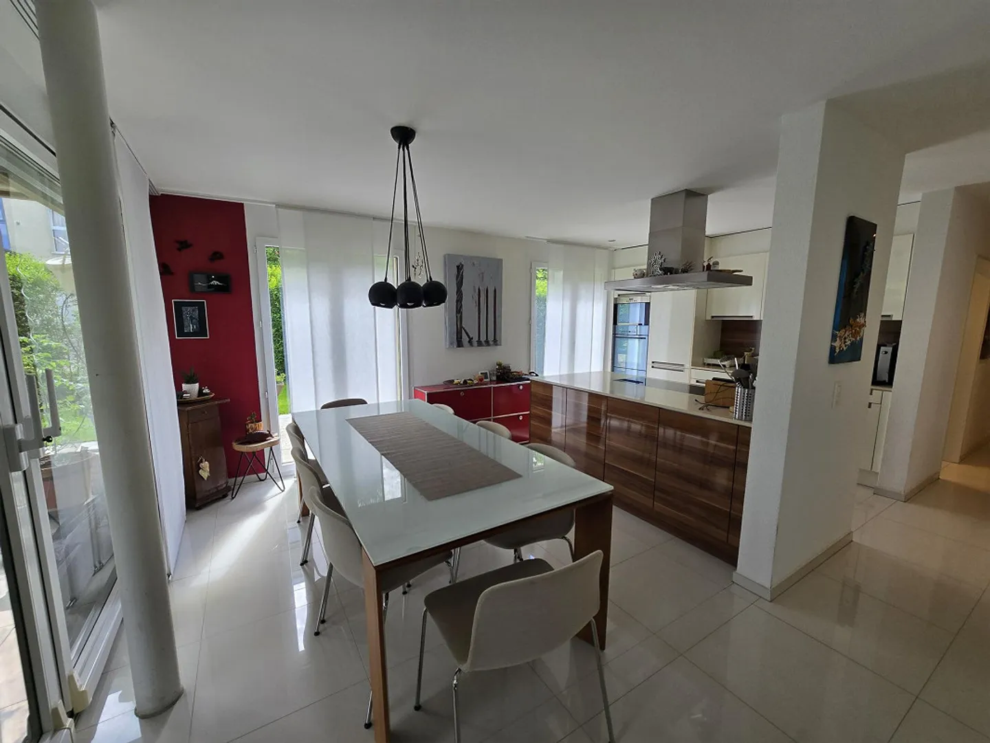 Appartement de jardin attrayant de 4,5 pièces dans un emplacement privilégié à Allschwil - Photo 3 sur 11