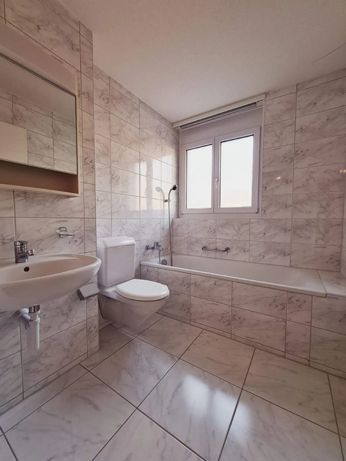 Vivere in un ambiente molto bello e soleggiato - Foto 7 di 8
