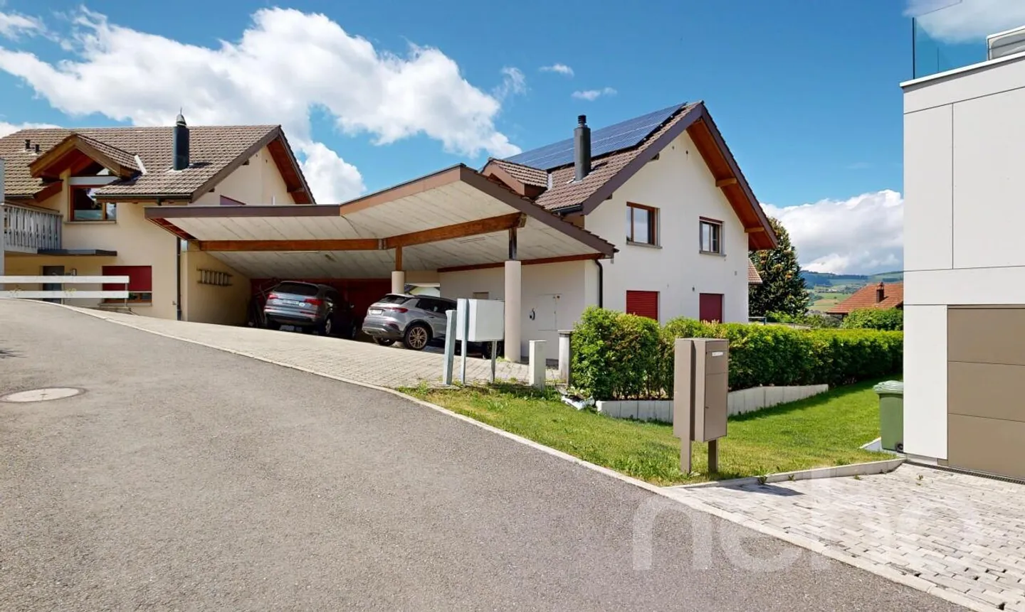 Semi-Detached House with Double Carport and Photovoltaic System - Photo 3 of 13