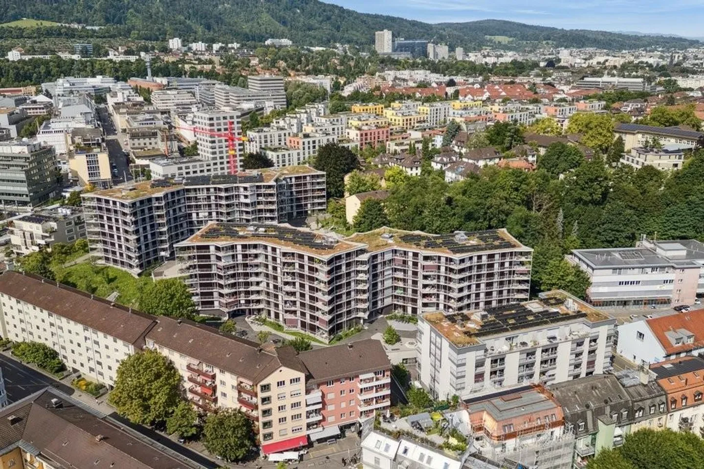 Ampie aree di parcheggio in affitto a Wiedikon - Foto 1 di 5