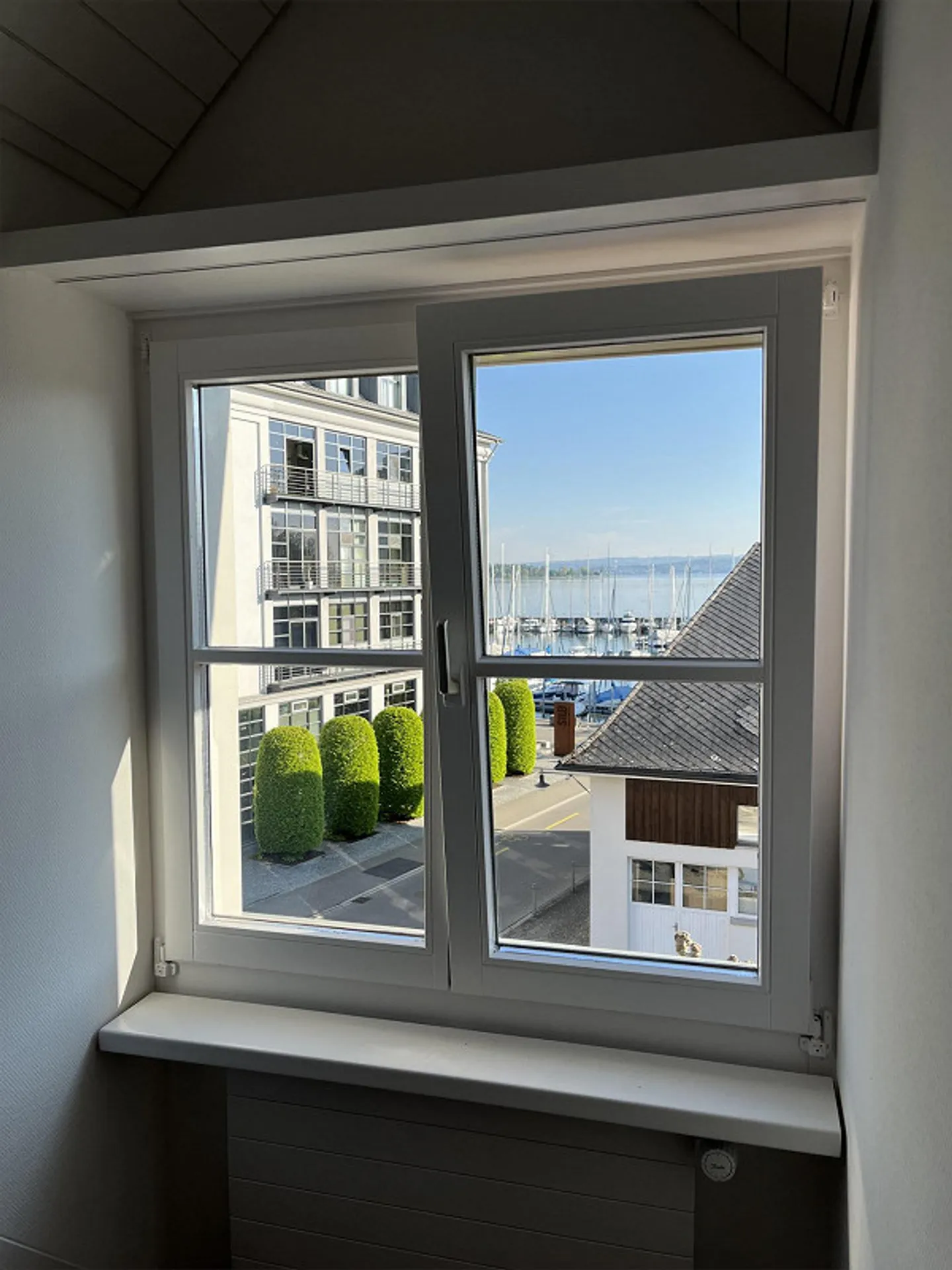 Apartment with lake view - Photo 5 of 12