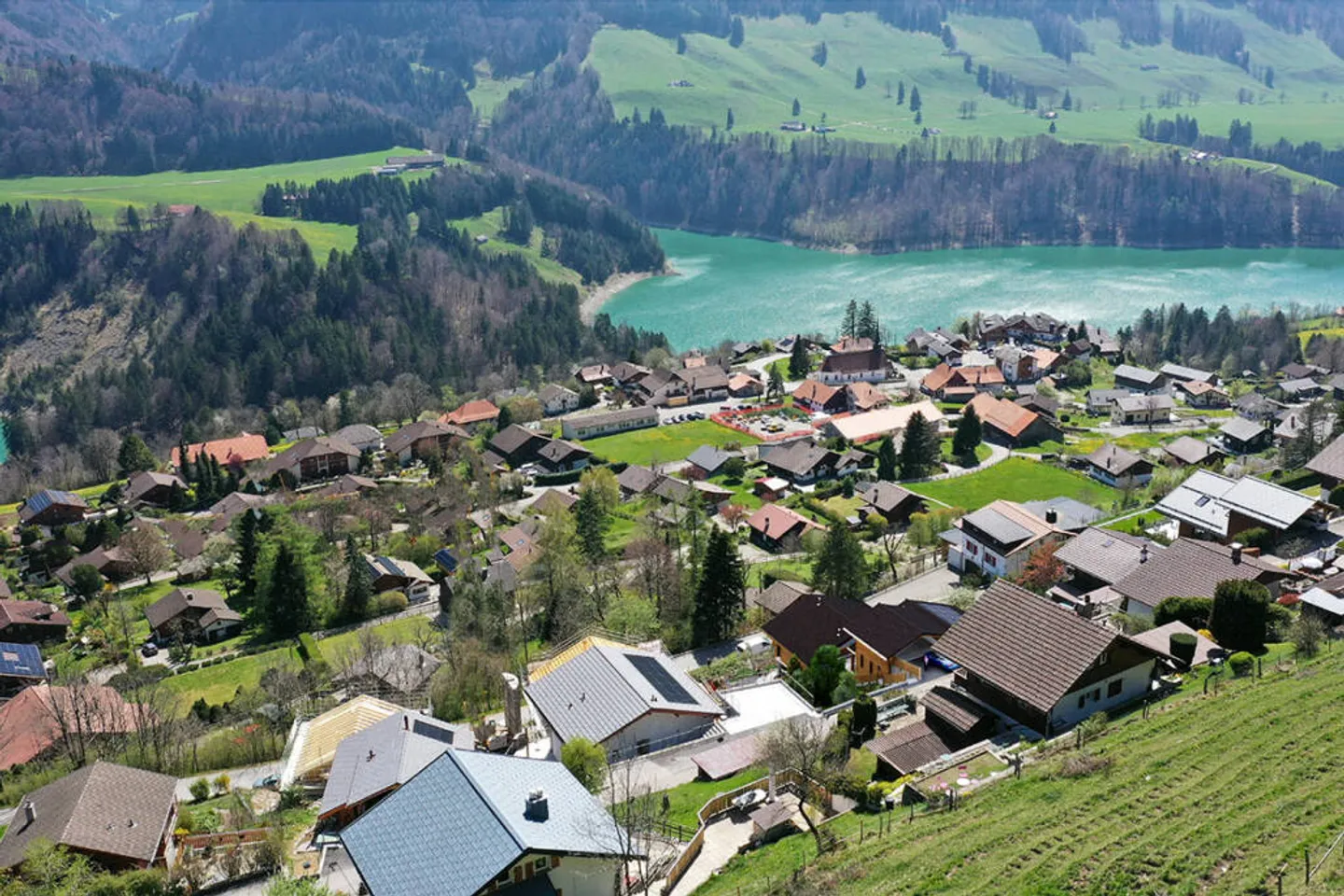 Chalet di lusso a Crésuz con vista panoramica - Foto 2 di 5
