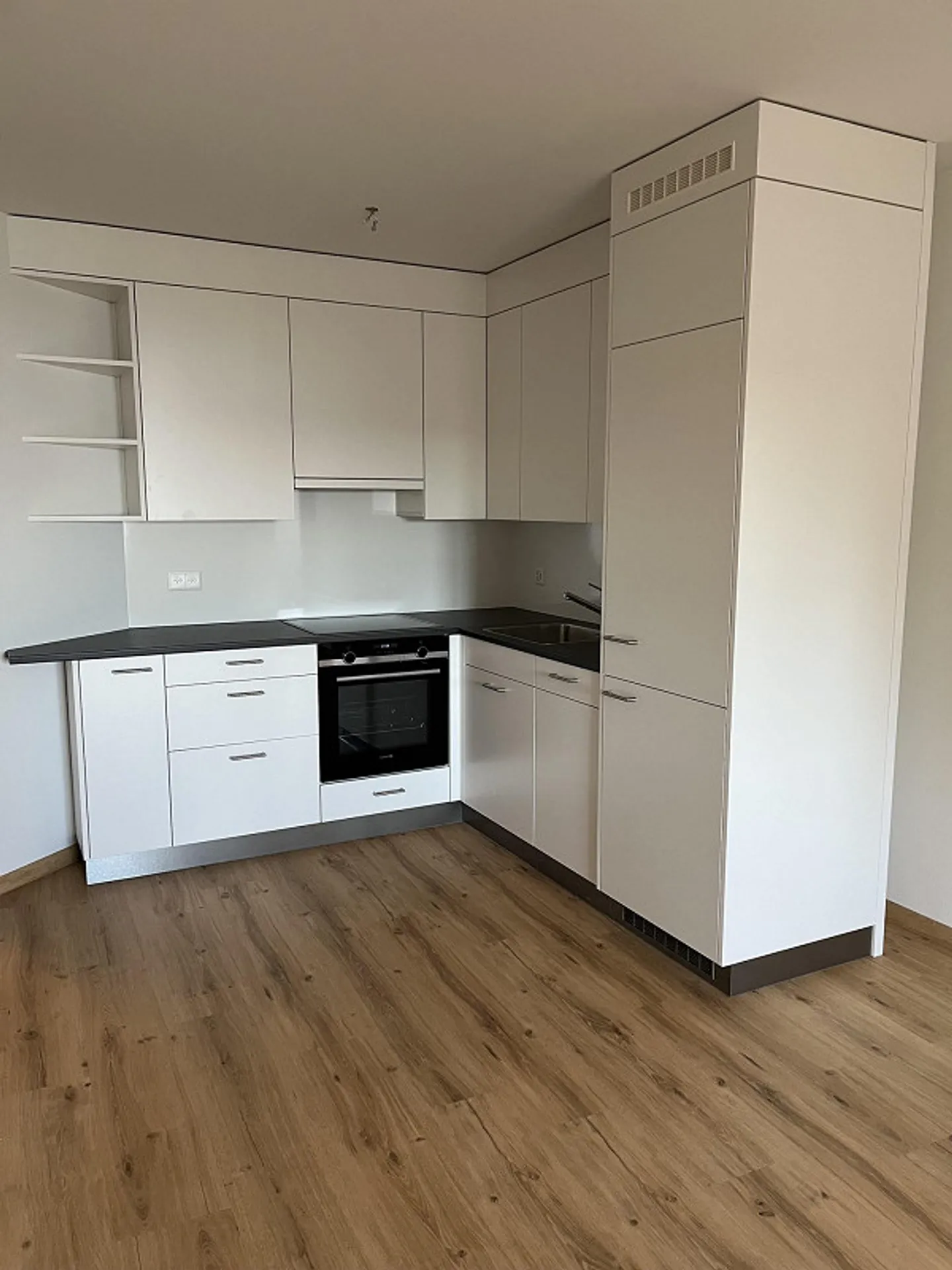 Apartment with lake view - Photo 8 of 12