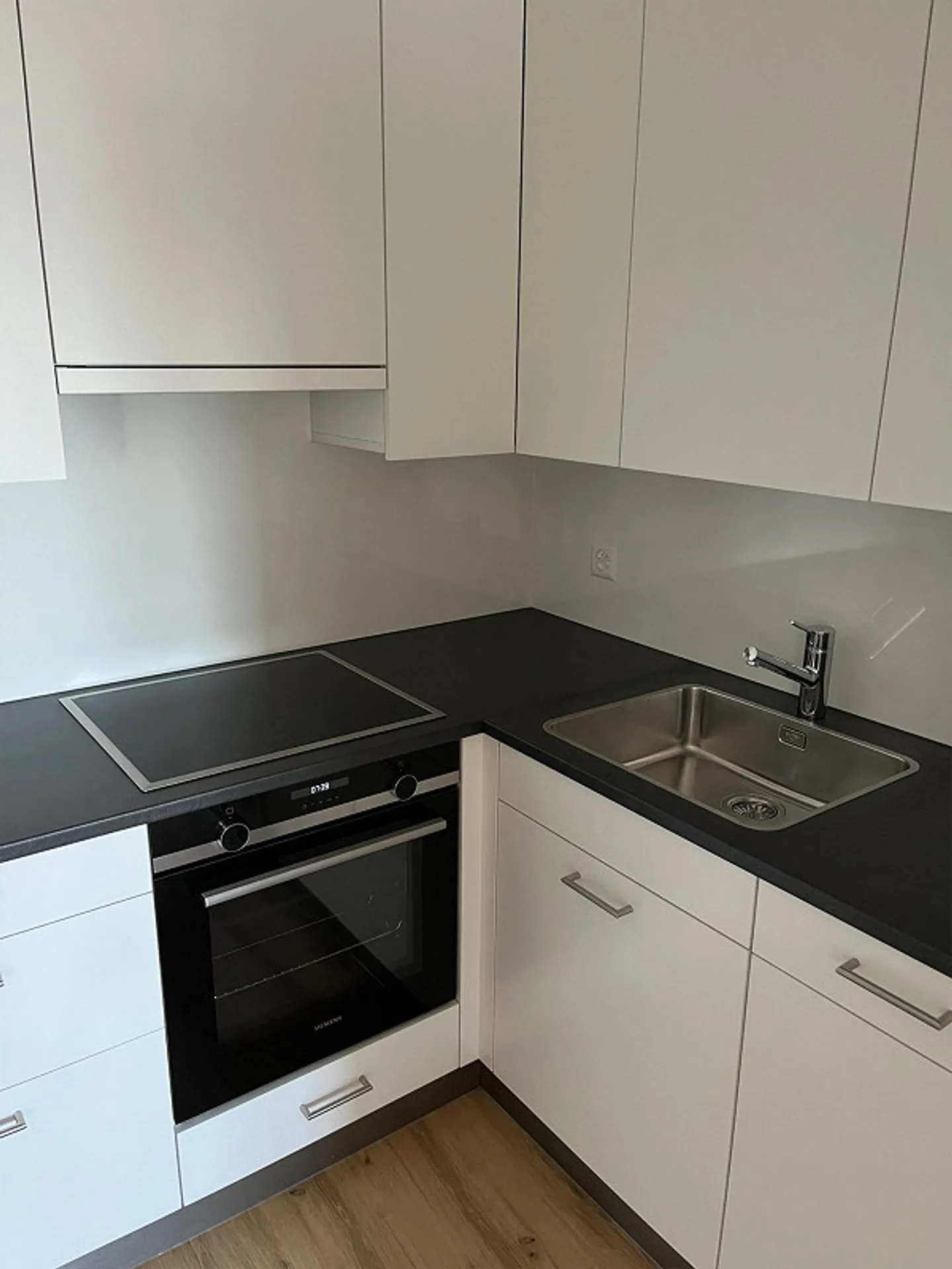 Apartment with lake view - Photo 9 of 12