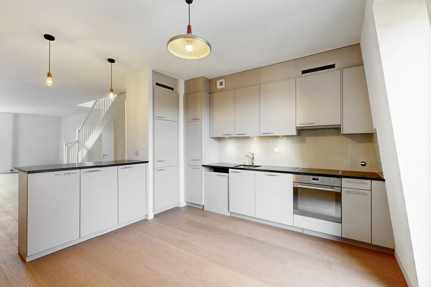 Just 2 steps from the Jet d'Eau! - Photo 4 of 8