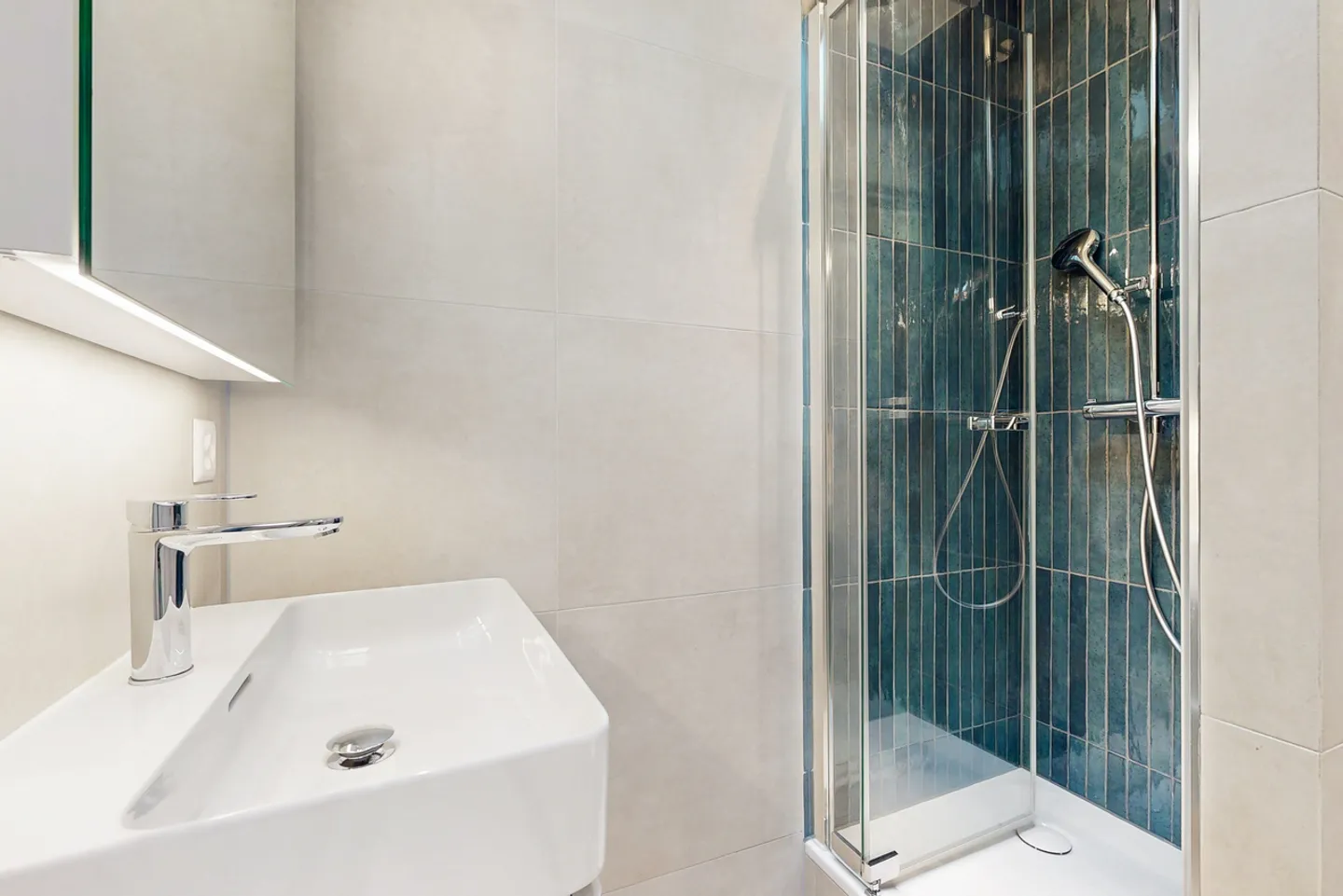 Just 2 steps from the Jet d'Eau! - Photo 8 of 8