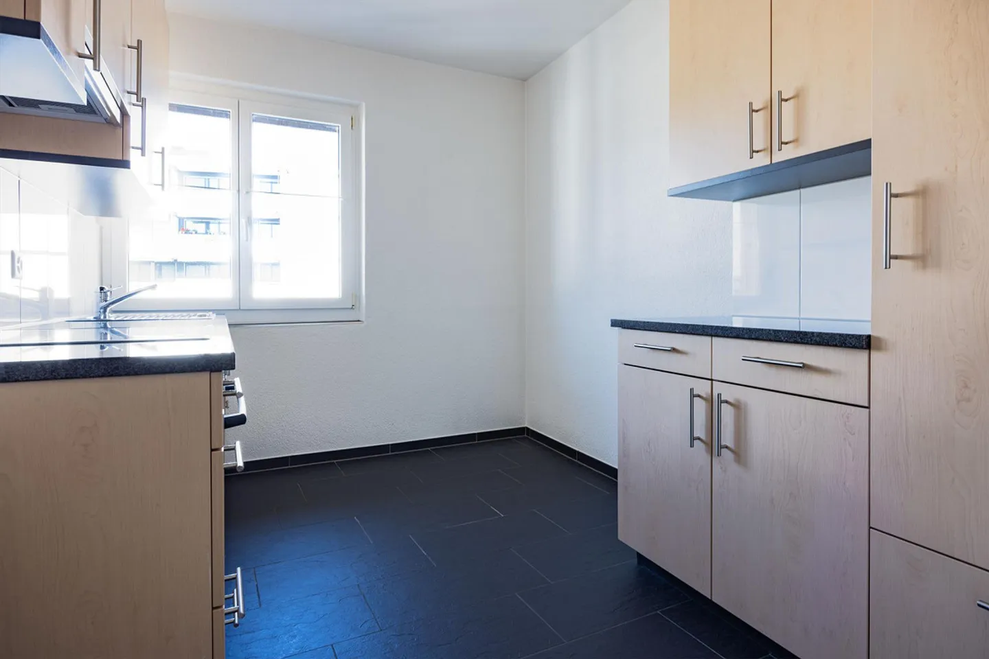 Geräumige Wohnung mit grossem Balkon - Foto 3 von 10