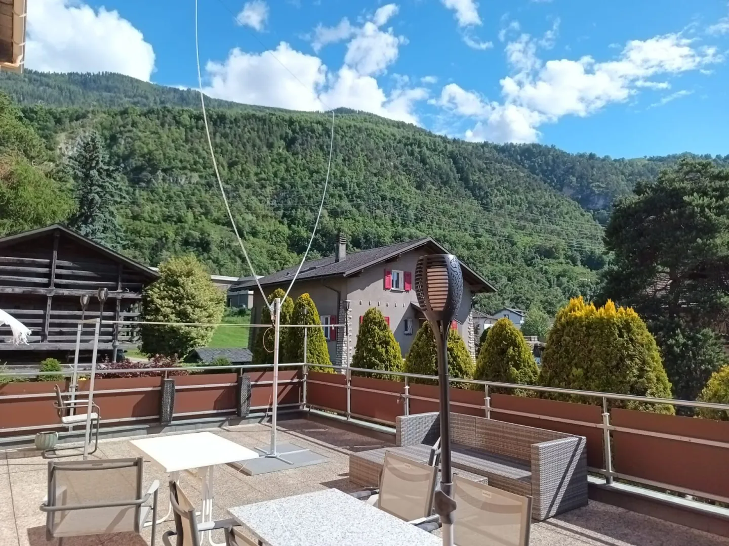 NUOVO: Edificio in affitto a Grône - Foto 3 di 10