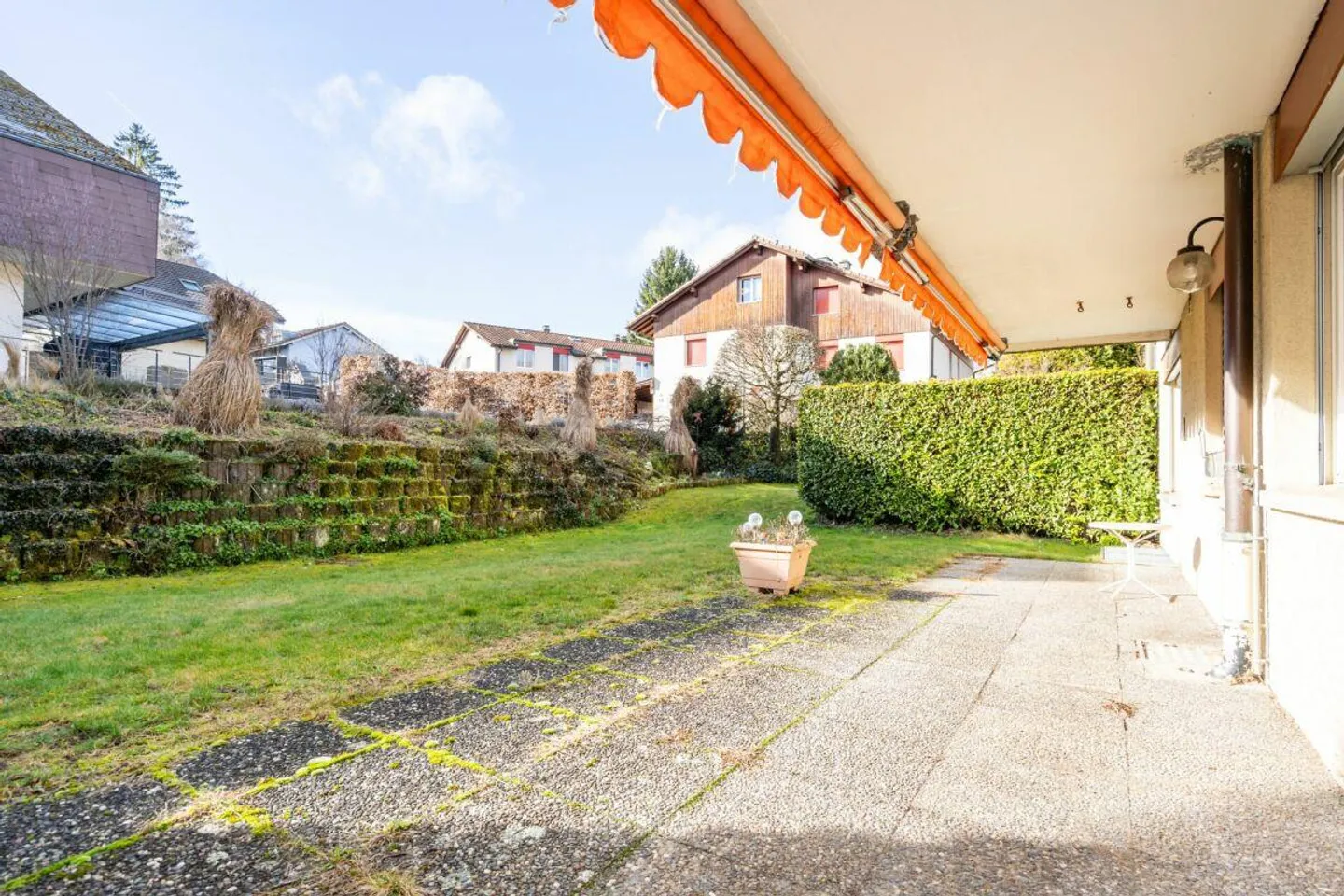 Appartamento 3.5 locali al piano terra a Münchenbuchsee con giardino soleggiato - Foto 2 di 8