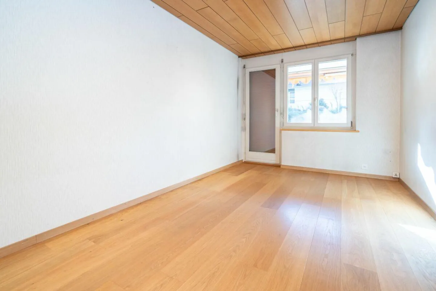 Appartamento 3.5 locali al piano terra a Münchenbuchsee con giardino soleggiato - Foto 3 di 8