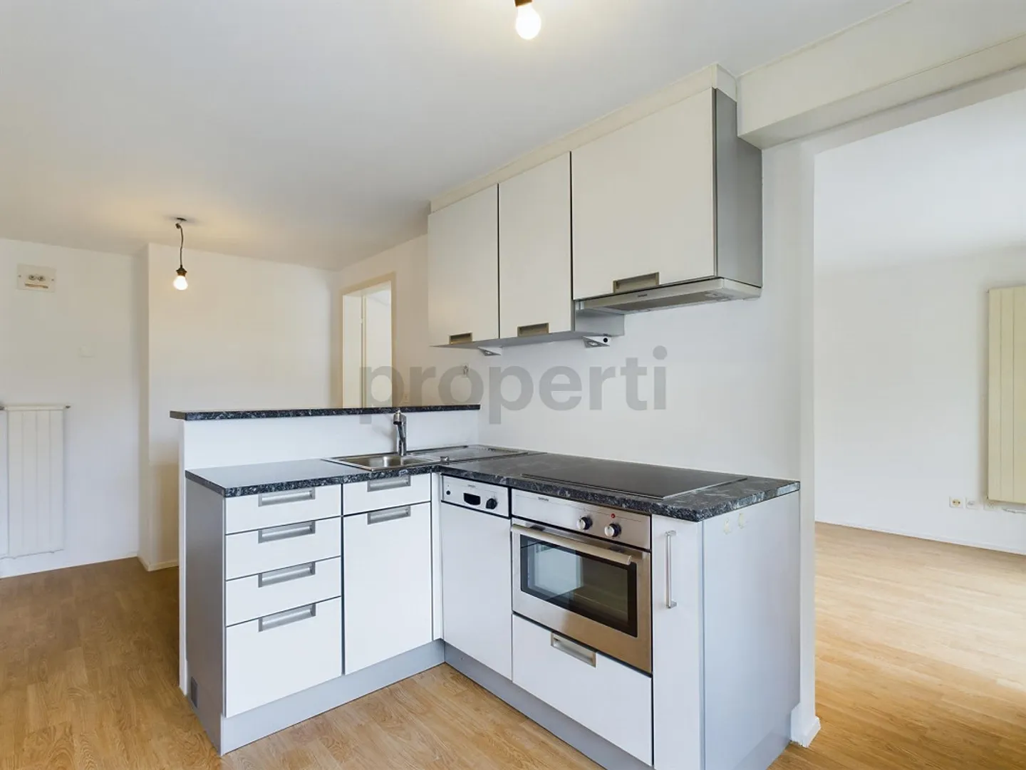 Sonnige 2.5-Zimmer-Wohnung mit Idylle in Luchsingen - Foto 4 von 11