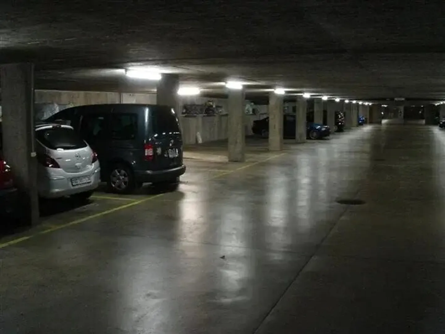 Parking spaces for rent near the train station and swimming pool! - Photo 3 of 3