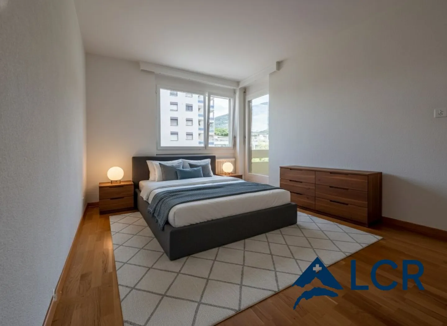 Magnificent 4.5-room apartment / 3 bedrooms / 1 bathroom / 1 balcony - Photo 5 of 13