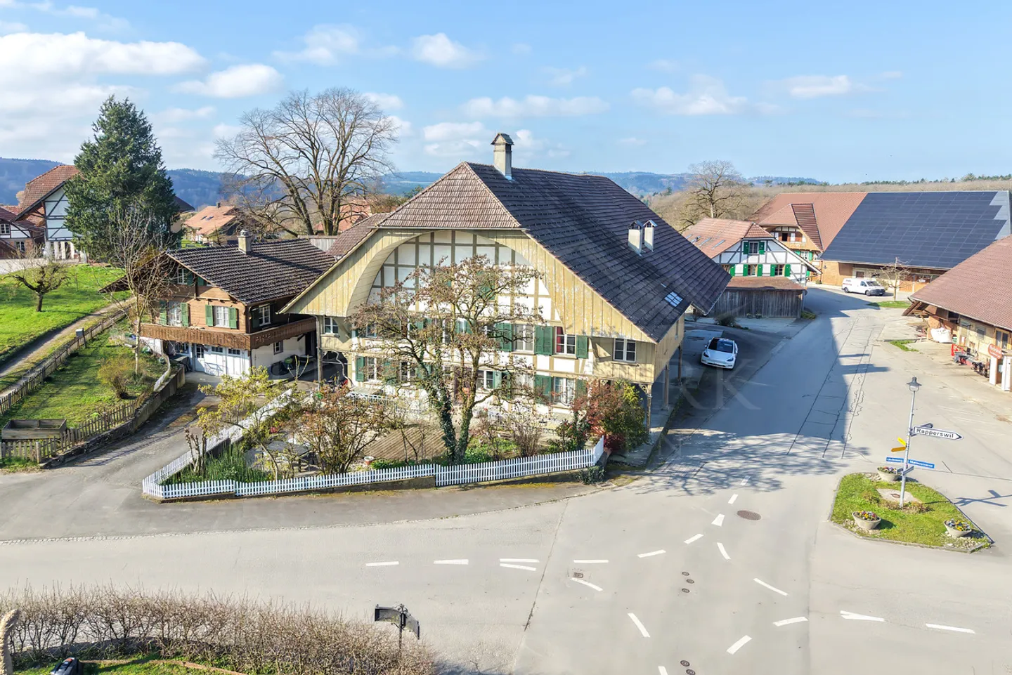 Plot with farmhouse, Stöckli and a lot of potential in Seewil - Photo 1 of 15