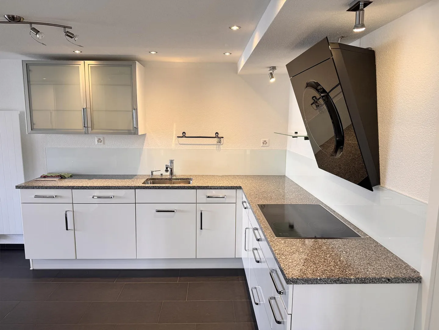 Very easy-going beautiful 3 1/2 room apartment with large terrace - Photo 3 of 23