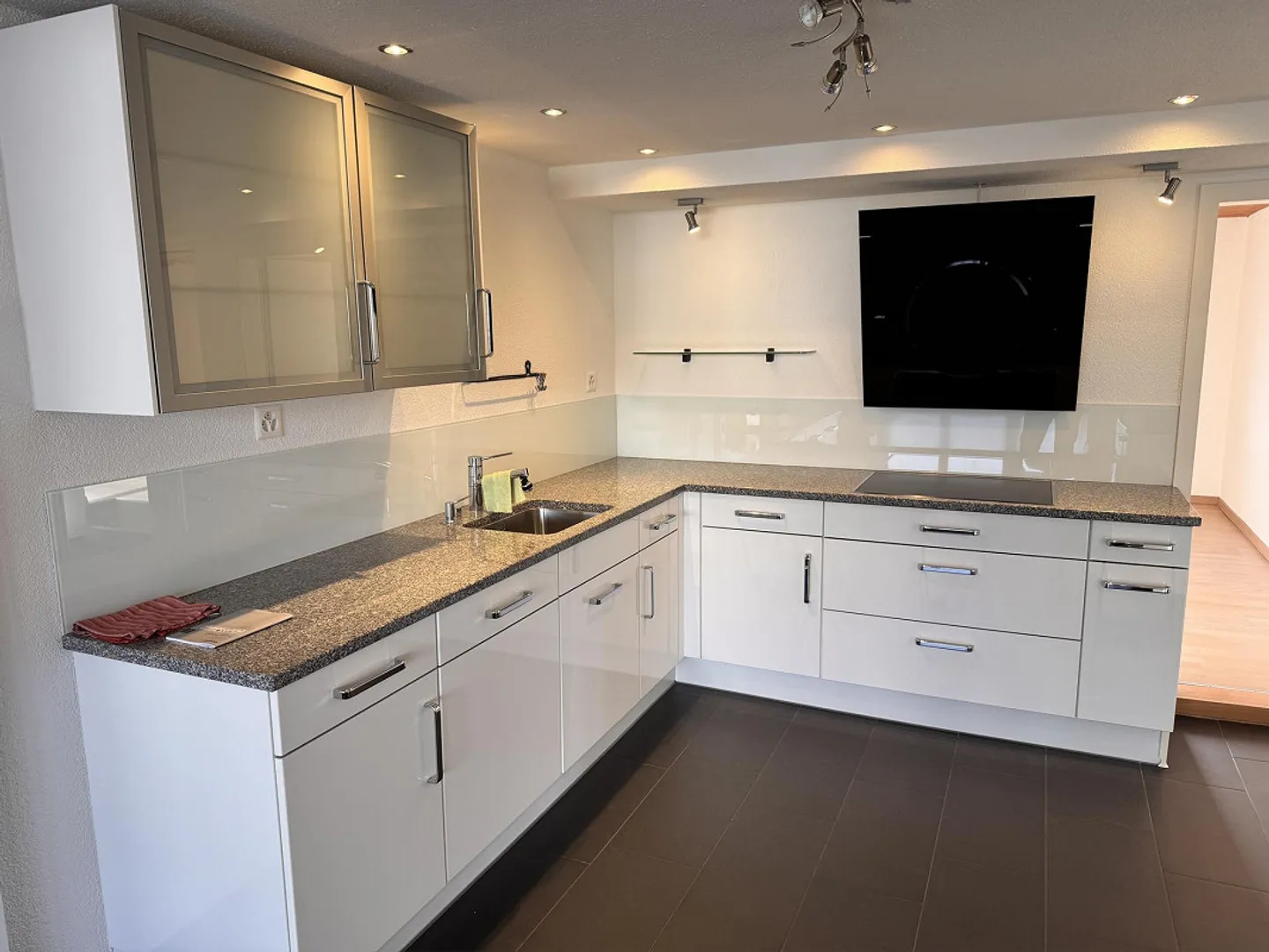 Very easy-going beautiful 3 1/2 room apartment with large terrace - Photo 1 of 23