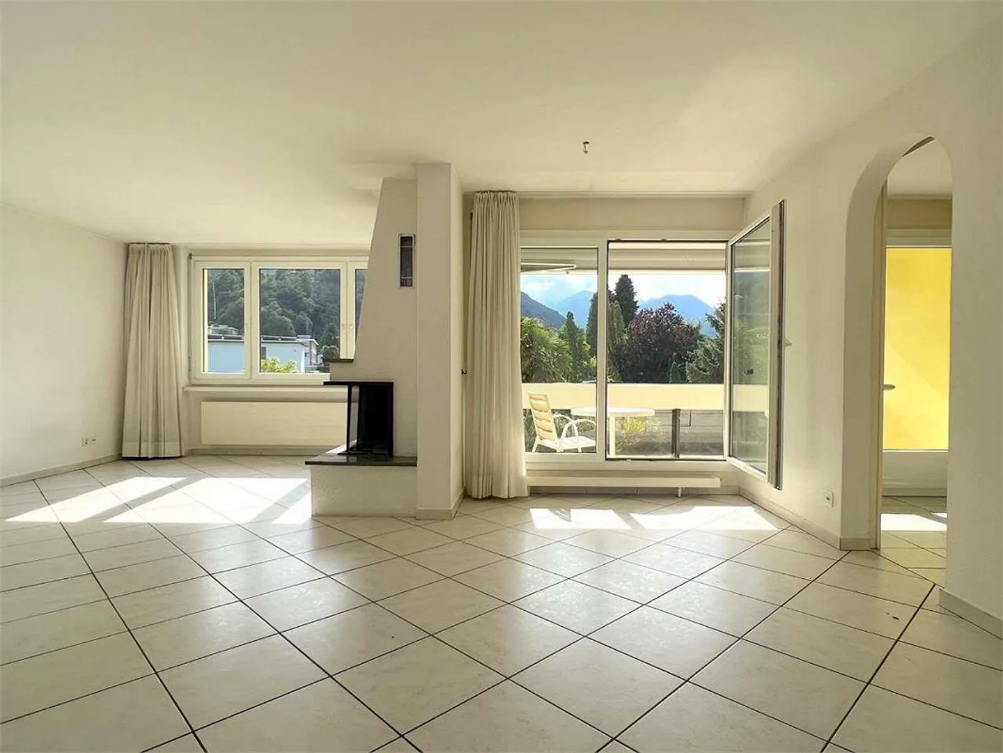 LOSONE - Attico 4,5 locali vicino al fiume - Foto 3 di 11