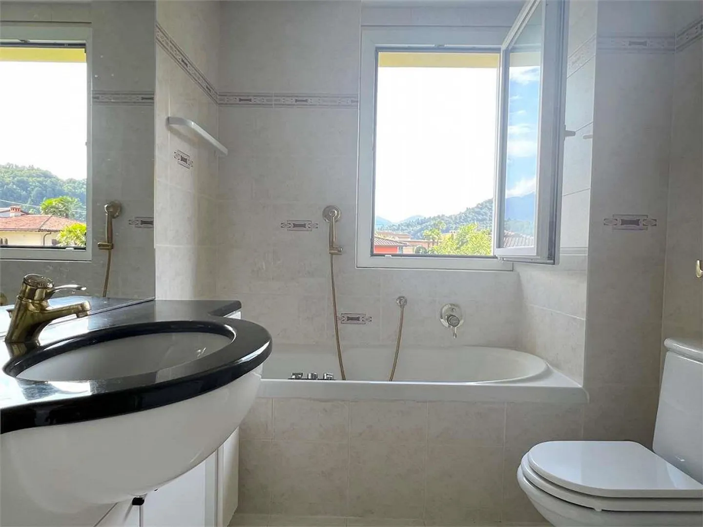 LOSONE - Attico 4,5 locali vicino al fiume - Foto 6 di 11