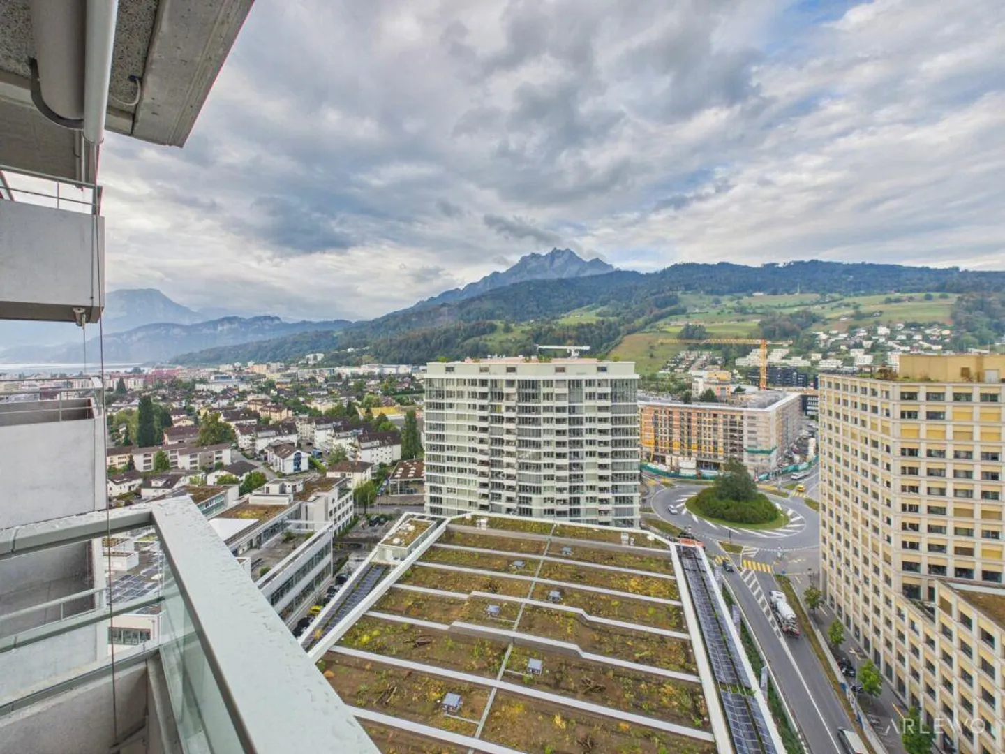 Aussichtsreich und urban Wohnen im Pilatus Tower - Photo 1 sur 13
