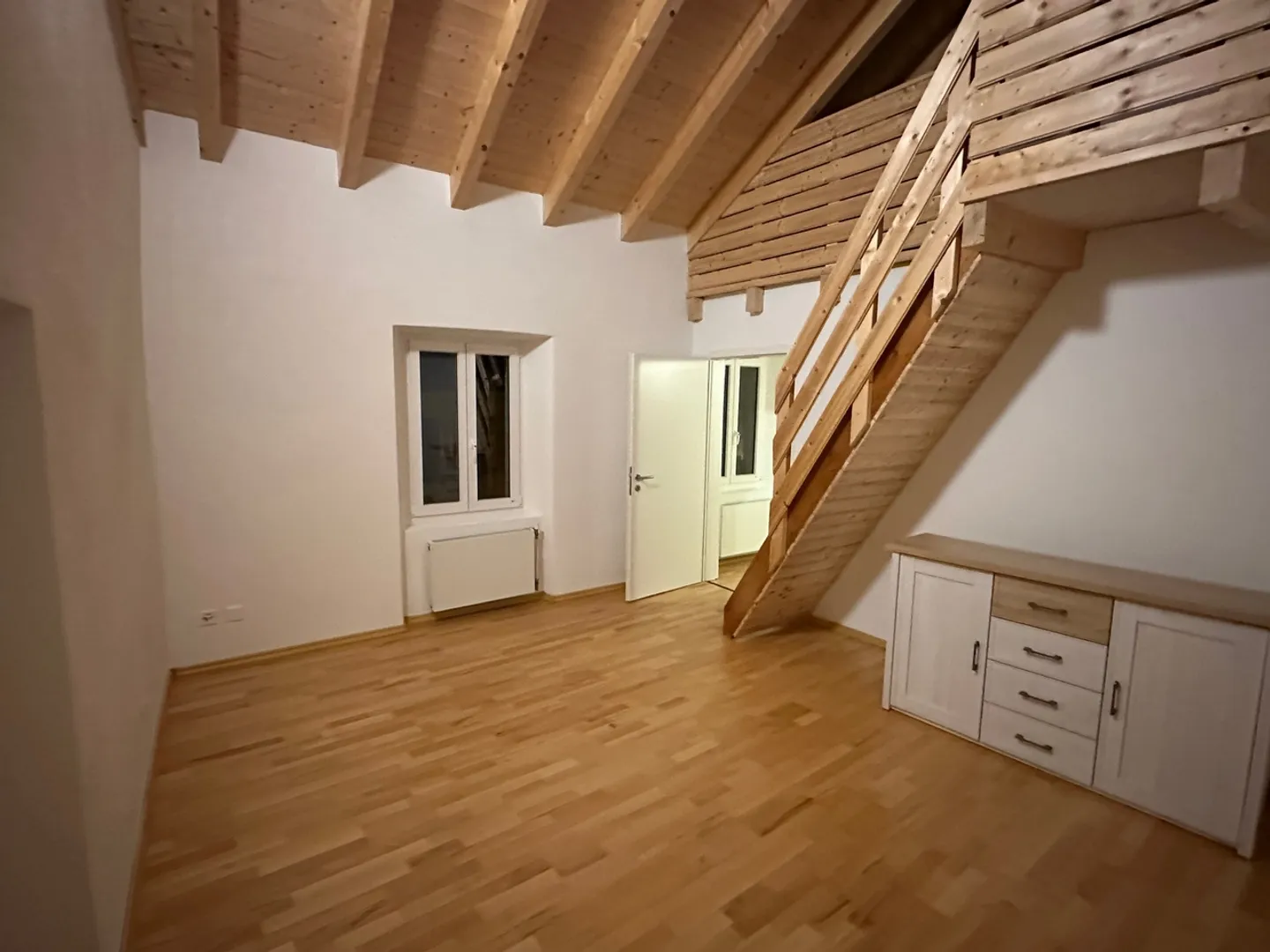 Elegantes Einfamilienhaus mit 5 Zimmern und Balkon, renoviert, Riviera - Foto 1 von 7