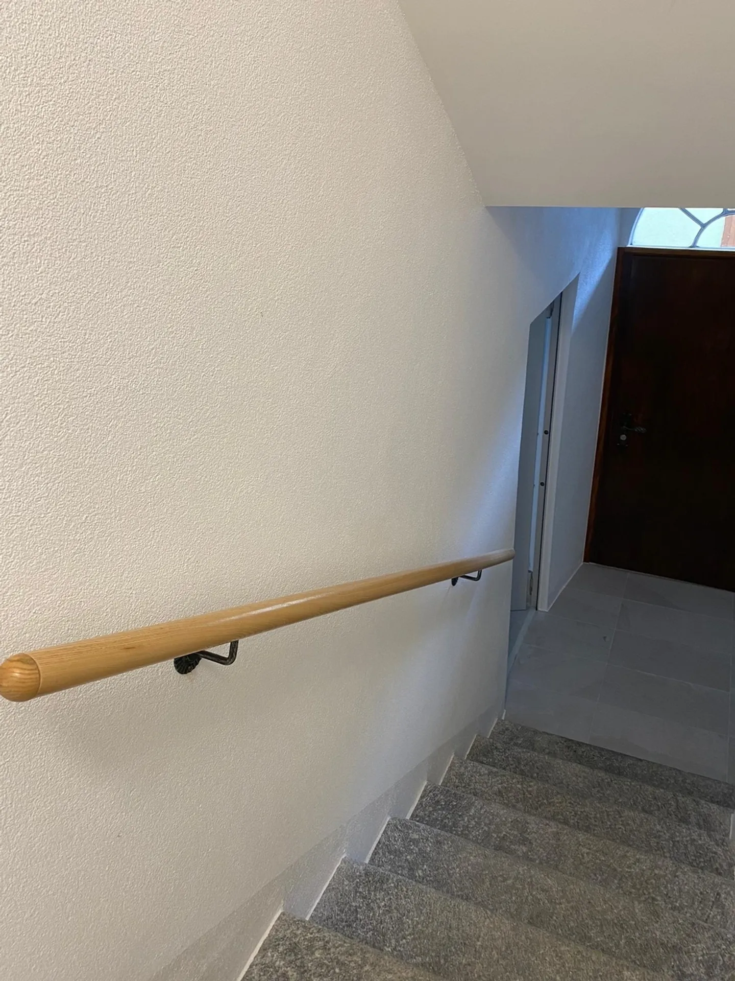 Elegantes Einfamilienhaus mit 5 Zimmern und Balkon, renoviert, Riviera - Foto 6 von 7