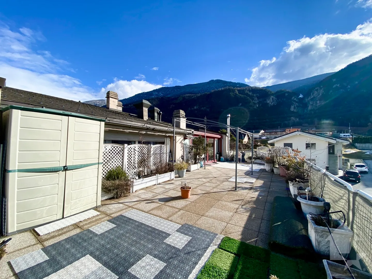 Spazioso attico in zona tranquilla, parcheggio, terrazza di 105 m2 e vista! - Foto 6 di 24