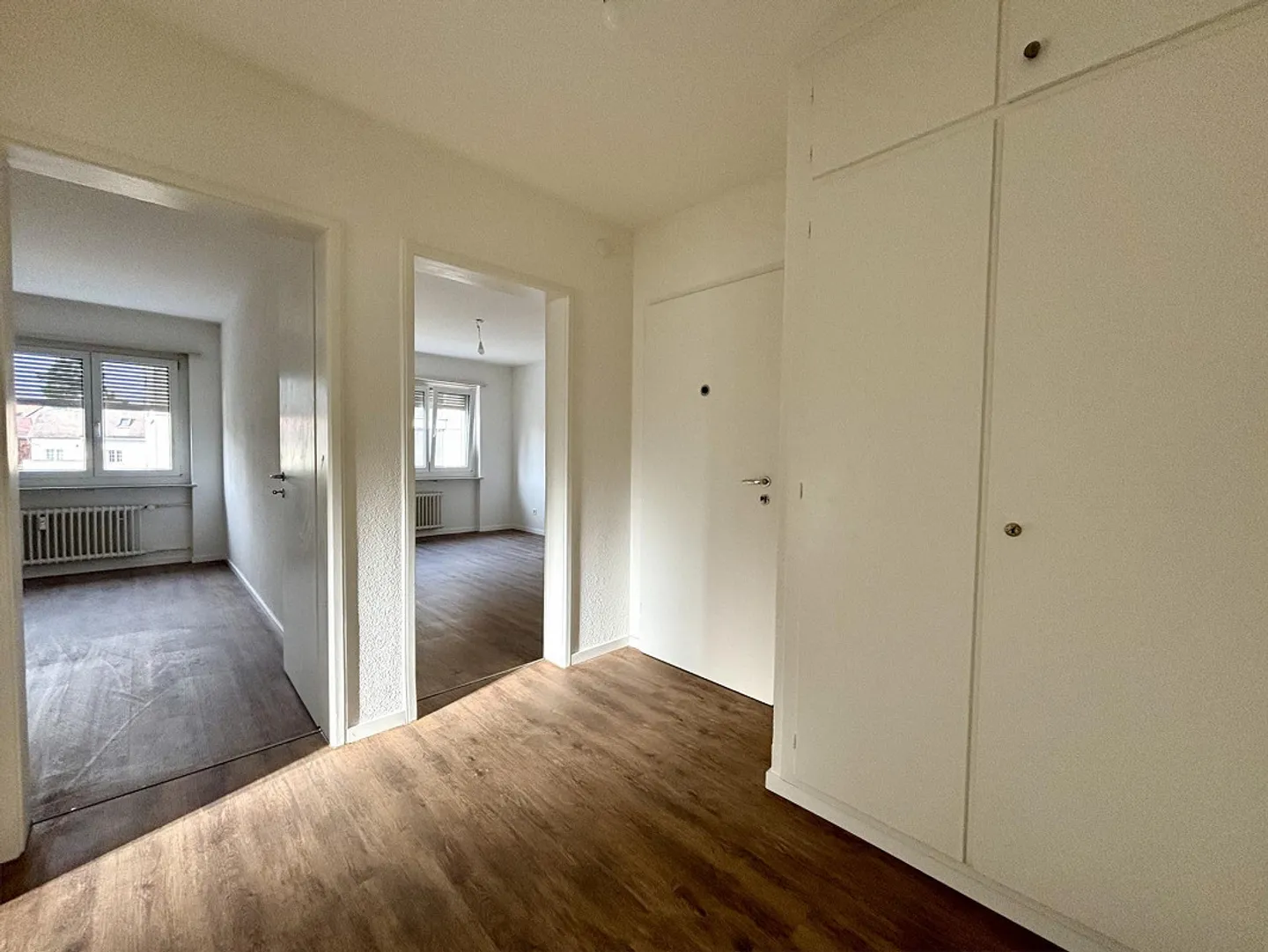 Stilvoll renovierte 3-Zimmerwohnung – Erstbezug nach Sanierung - Foto 2 von 7