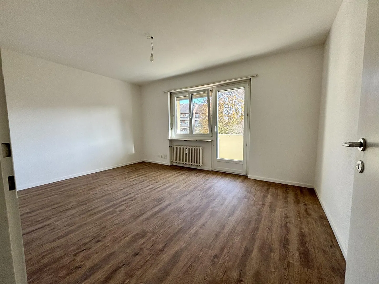 Stilvoll renovierte 3-Zimmerwohnung – Erstbezug nach Sanierung - Foto 5 von 7