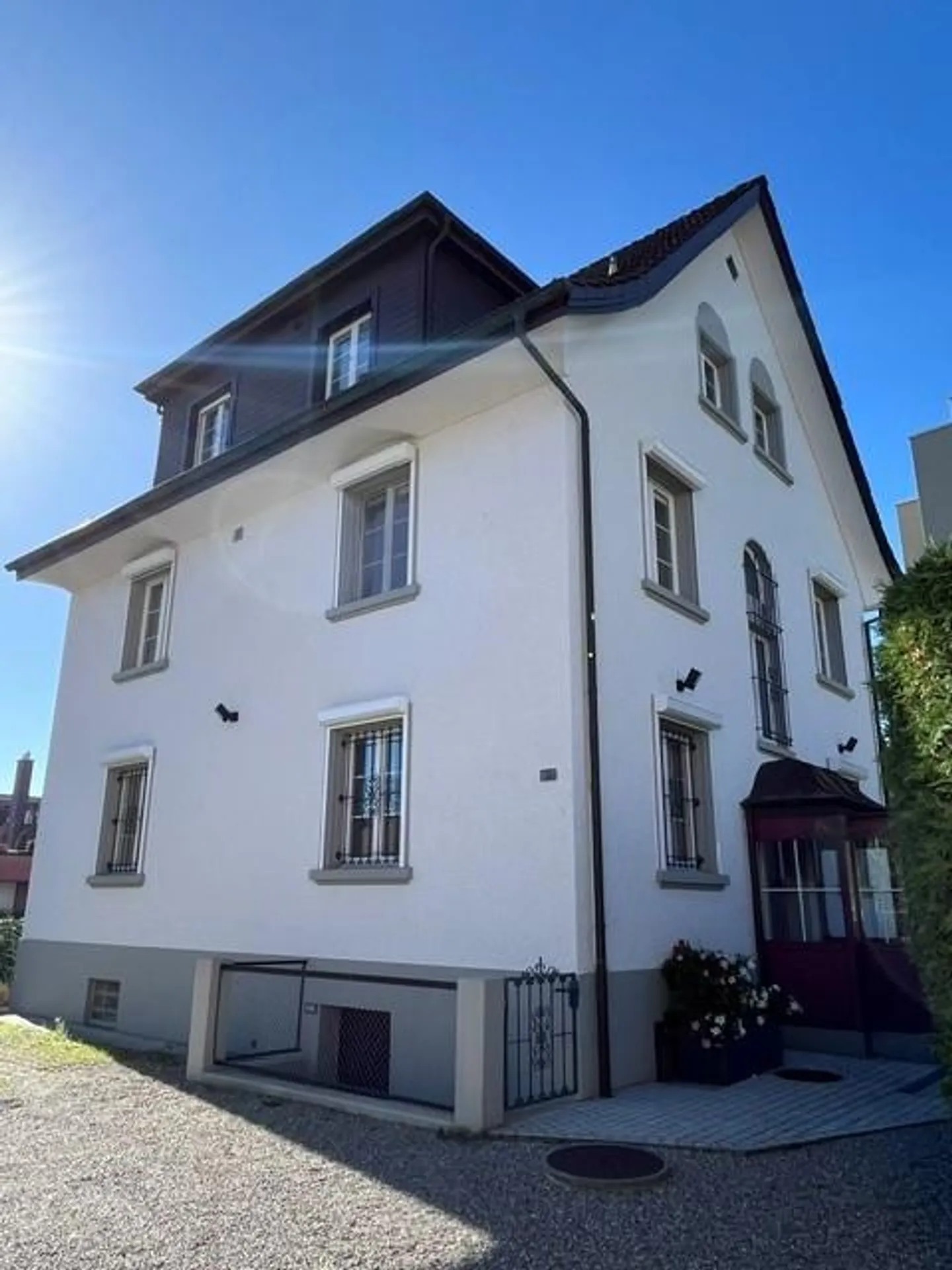 Geräumiges freistehendes Haus - Foto 1 von 10