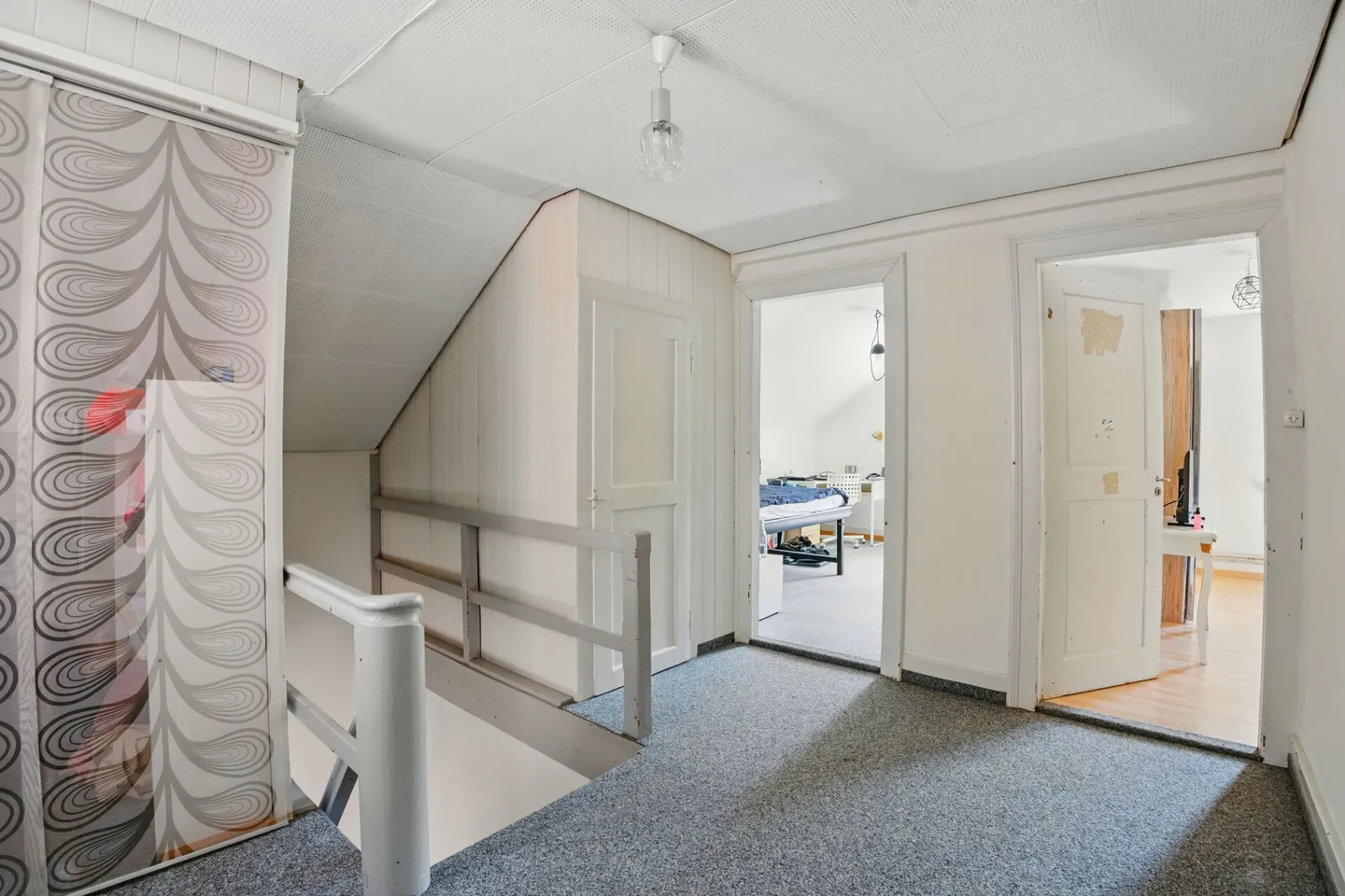 2 residential units with a total of 15 rooms - One unit rented - Photo 6 of 12