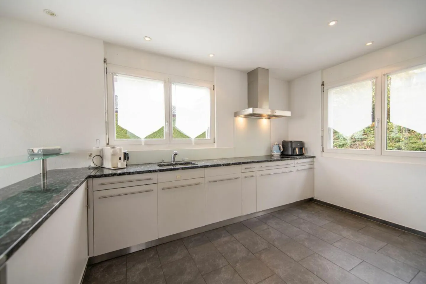 La tua nuova felicità domestica: Casa moderna con giardino spazioso - Foto 2 di 27