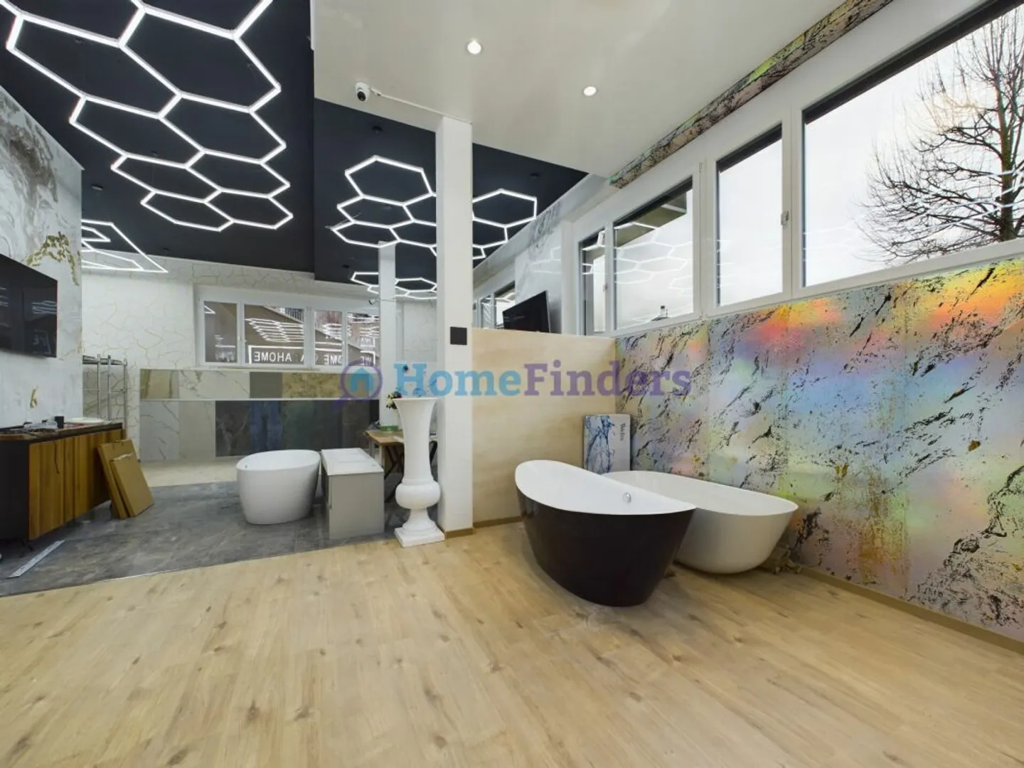 MODERN AND SPACIOUS - YOUR NEW BUSINESS LOCATION! - Photo 4 of 9