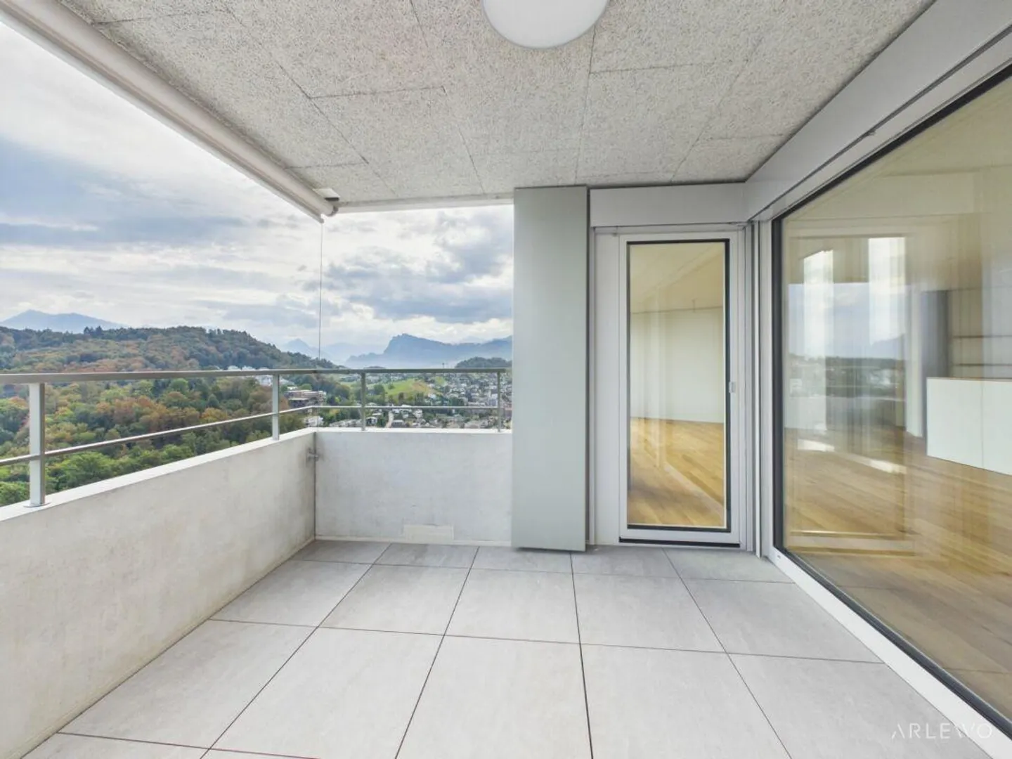 Hoch hinaus im Pilatus Tower - Photo 6 sur 14
