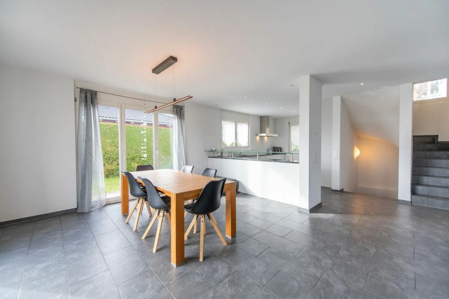 La tua nuova felicità domestica: Casa moderna con giardino spazioso - Foto 5 di 27