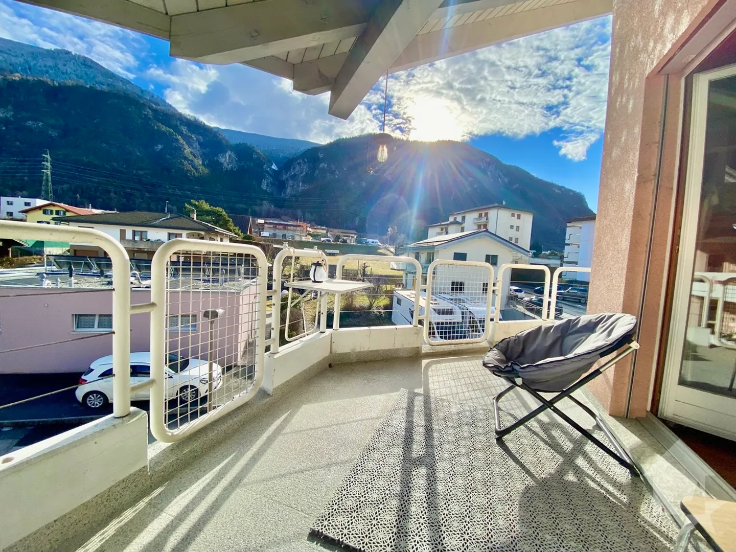 Spazioso attico in zona tranquilla, parcheggio, terrazza di 105 m2 e vista! - Foto 16 di 24