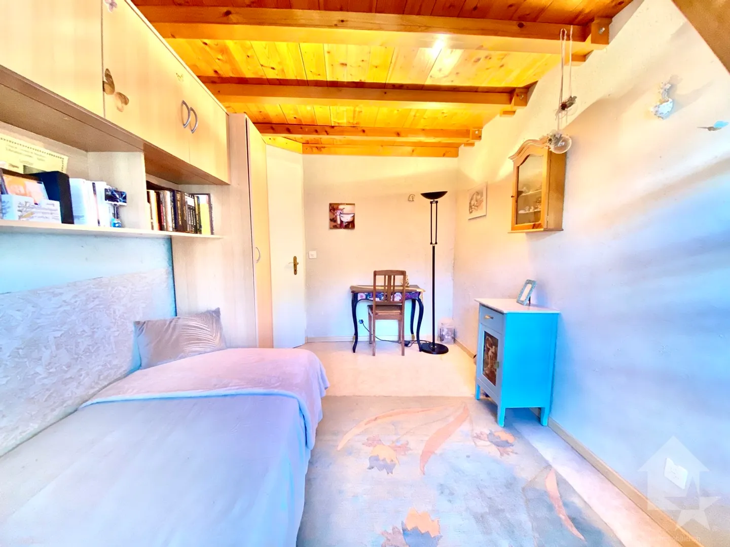 Spazioso attico in zona tranquilla, parcheggio, terrazza di 105 m2 e vista! - Foto 18 di 24