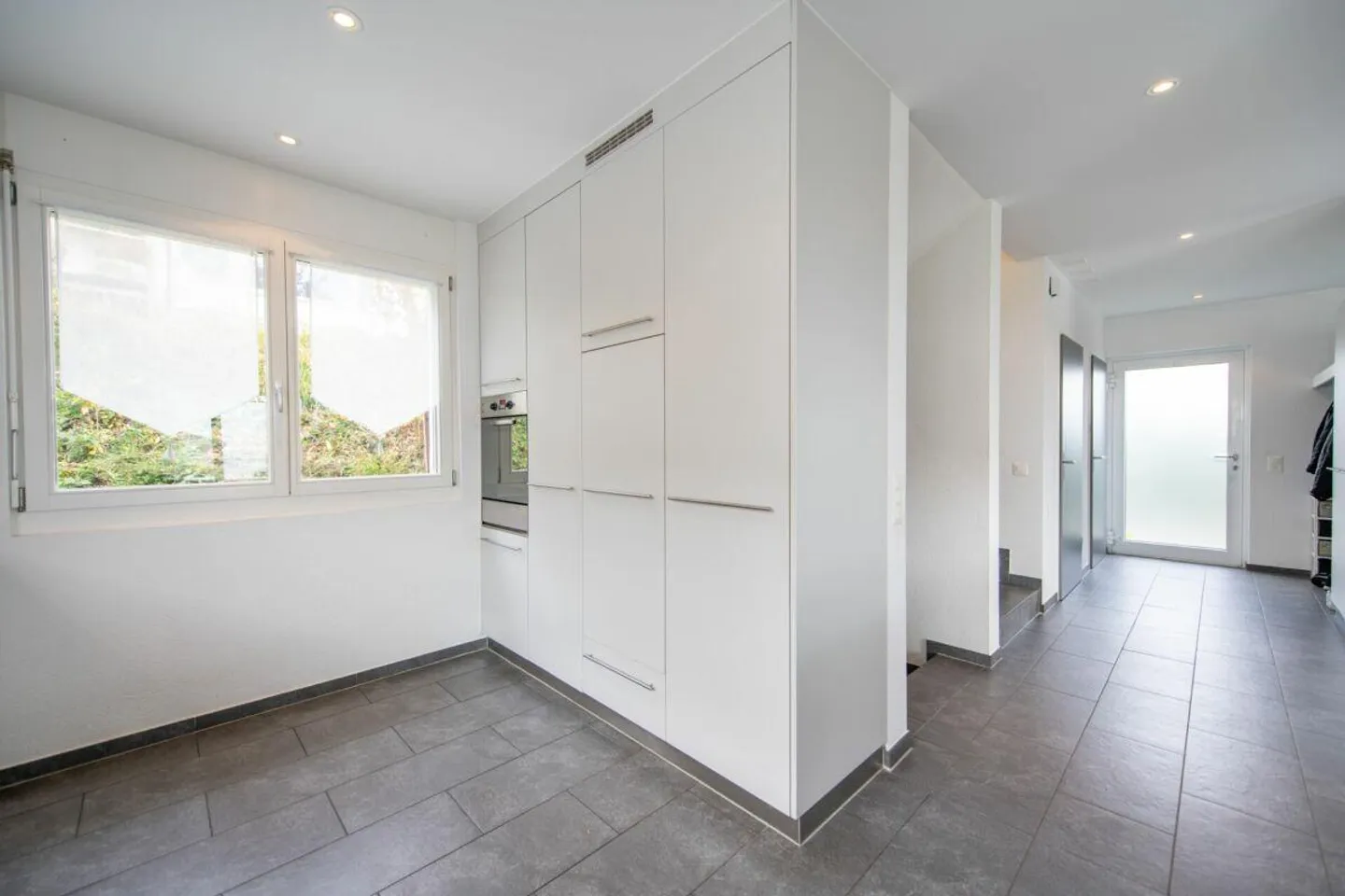 La tua nuova felicità domestica: Casa moderna con giardino spazioso - Foto 4 di 27