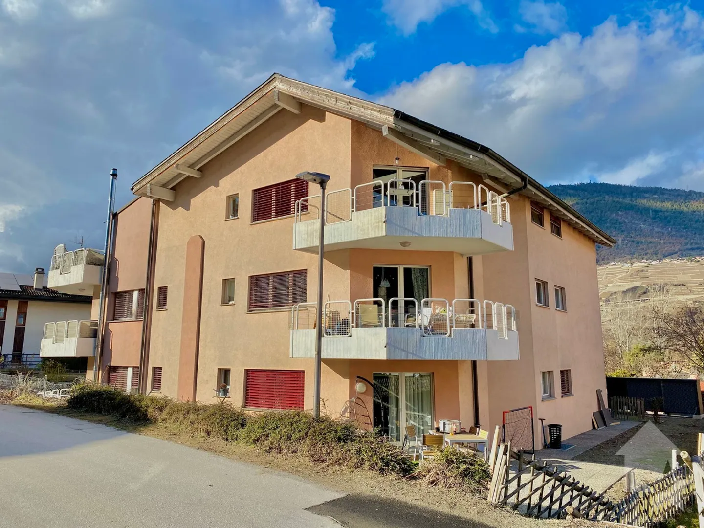 Spazioso attico in zona tranquilla, parcheggio, terrazza di 105 m2 e vista! - Foto 23 di 24